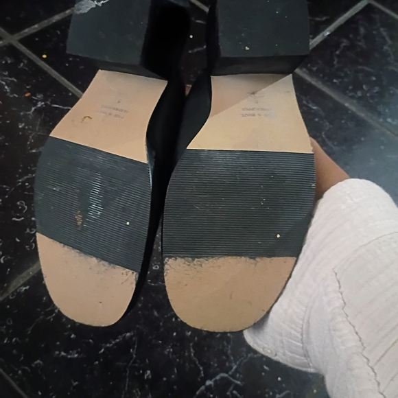 White Mountain Black Leather Clogs Size 8 - Picture 5 of 5